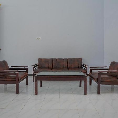 Oyo 477 Raka Residence Syariah Purwoharjo Banyuwangi Banyuwangi  Bagian luar foto