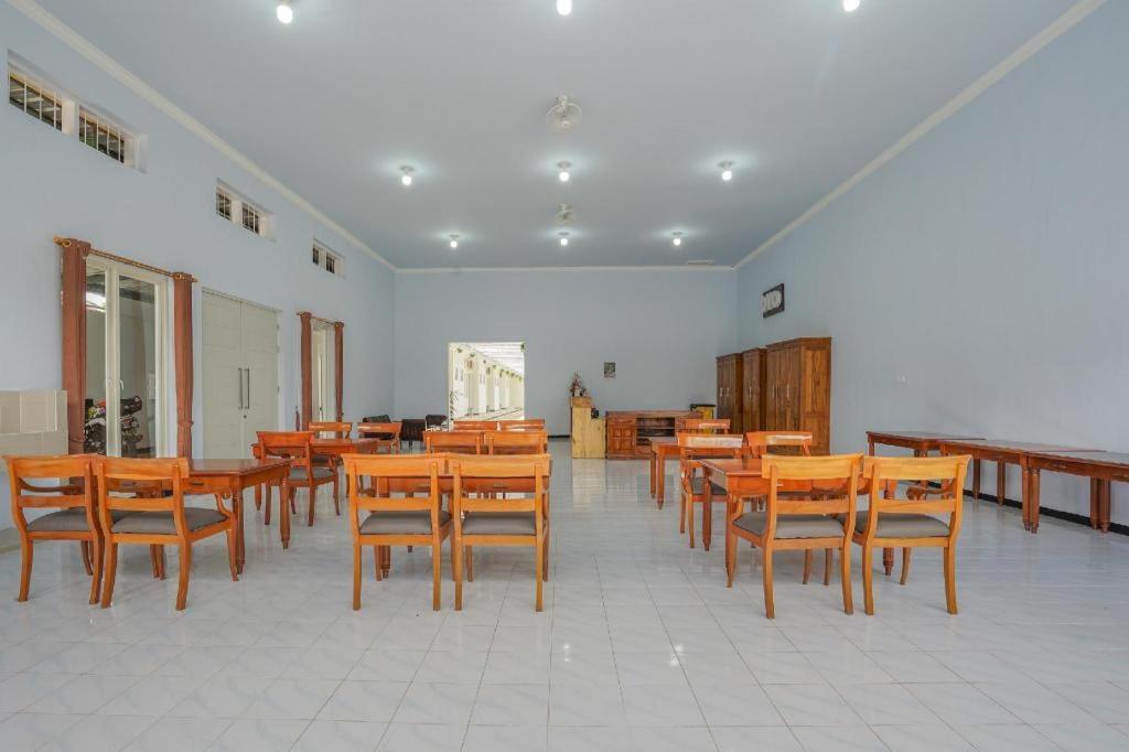 Oyo 477 Raka Residence Syariah Purwoharjo Banyuwangi Banyuwangi  Bagian luar foto