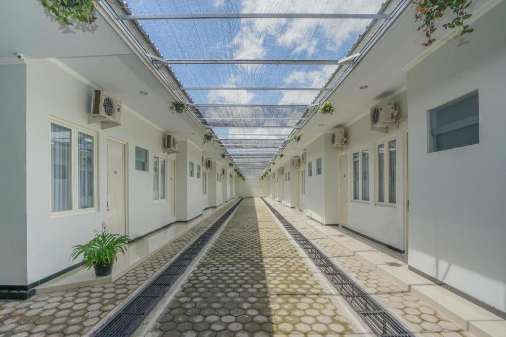 Oyo 477 Raka Residence Syariah Purwoharjo Banyuwangi Banyuwangi  Bagian luar foto