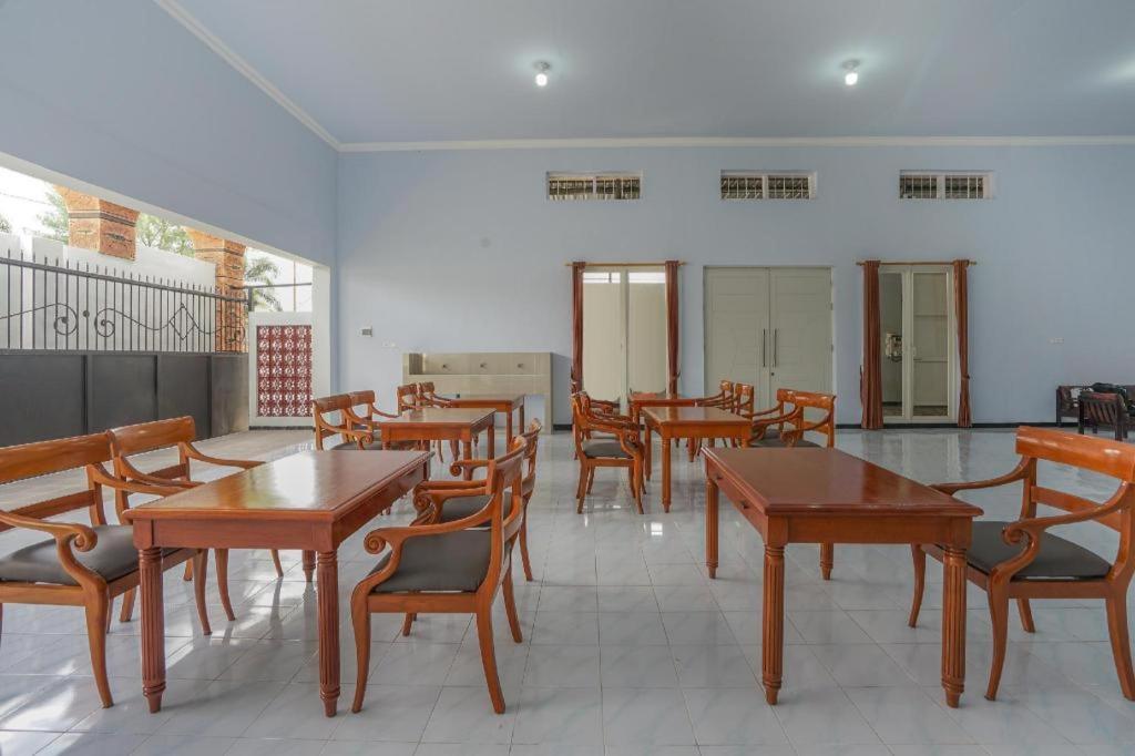 Oyo 477 Raka Residence Syariah Purwoharjo Banyuwangi Banyuwangi  Bagian luar foto