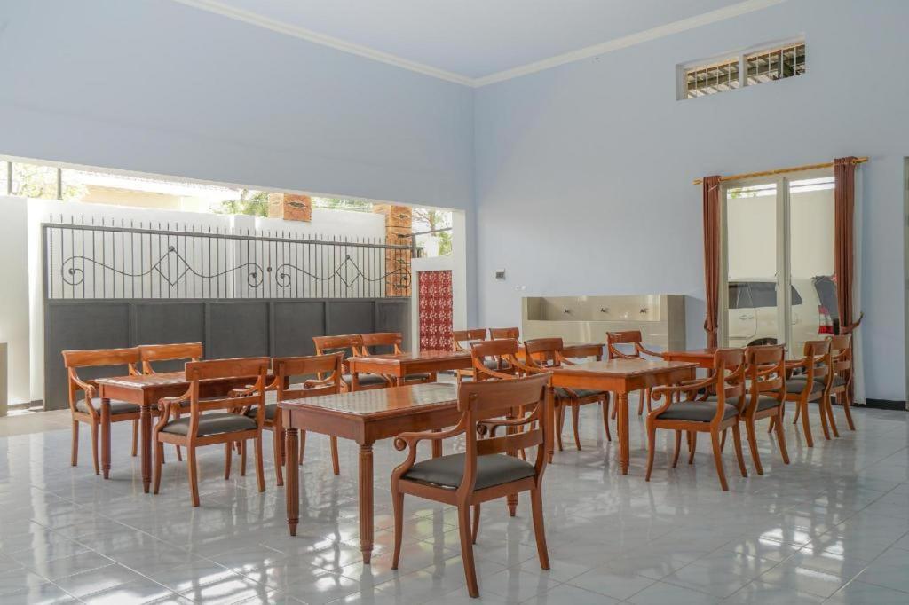 Oyo 477 Raka Residence Syariah Purwoharjo Banyuwangi Banyuwangi  Bagian luar foto