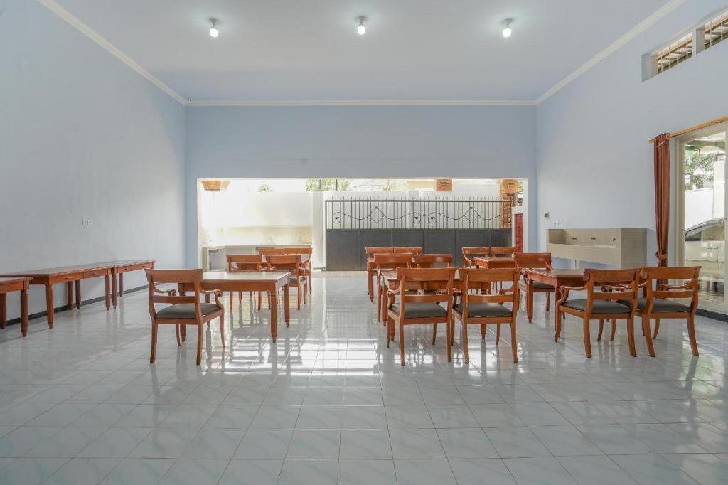 Oyo 477 Raka Residence Syariah Purwoharjo Banyuwangi Banyuwangi  Bagian luar foto