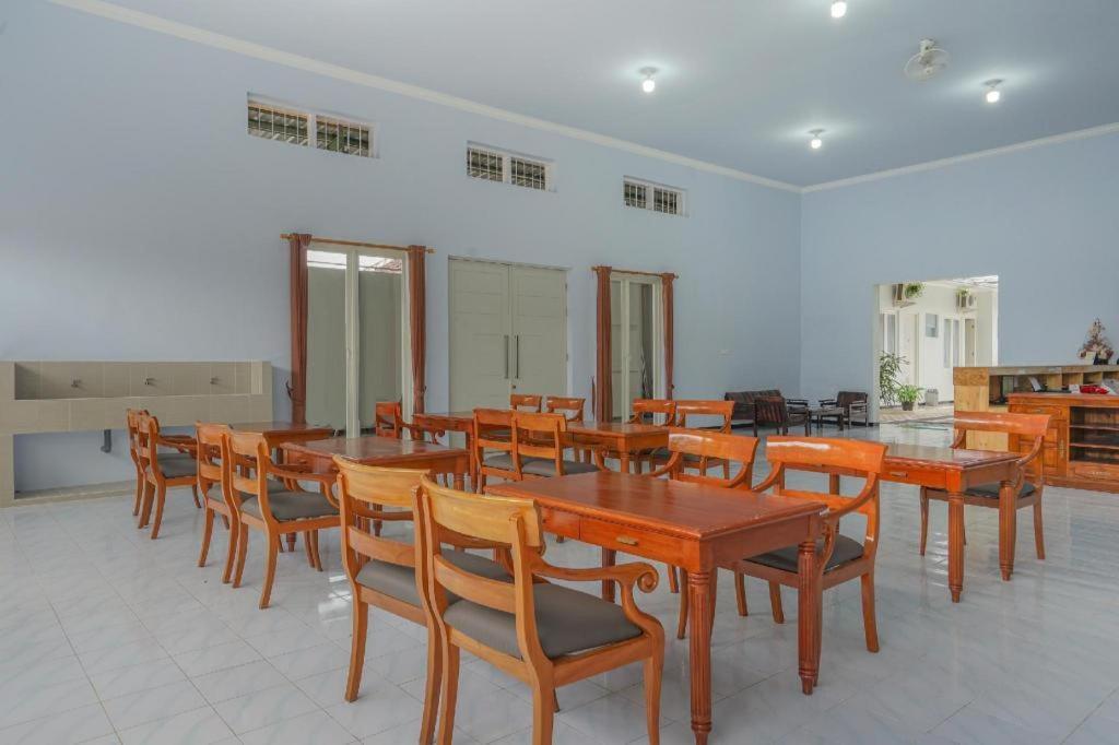 Oyo 477 Raka Residence Syariah Purwoharjo Banyuwangi Banyuwangi  Bagian luar foto